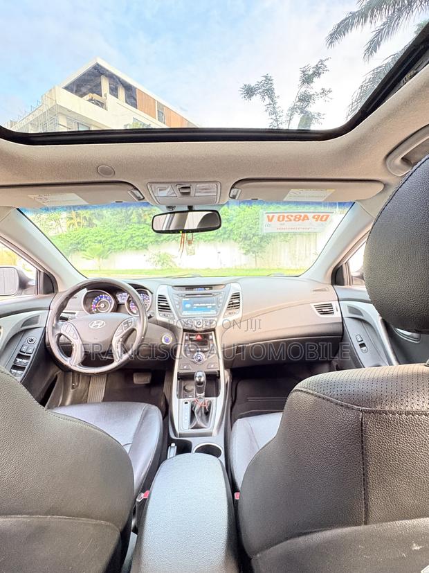 Hyundai Elantra Limited Sedan FWD (1.8L 4cyl 6A) 2016 White