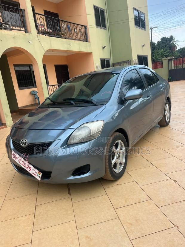 Toyota Yaris Base Hatchback 5dr 2010 Blue
