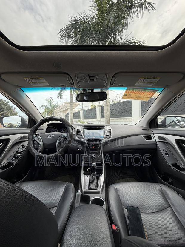 Hyundai Elantra Limited Sedan FWD (1.8L 4cyl 6A) 2016 Gray