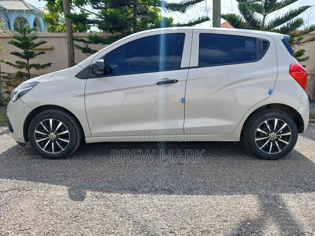 Chevrolet Spark 2016 Beige