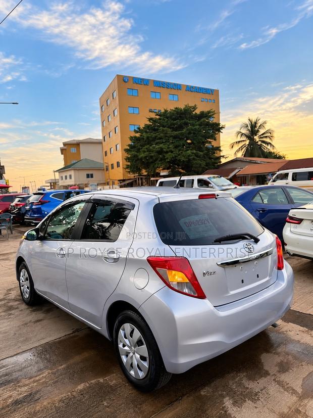 Toyota Vitz 1.3 AWD 5dr 2013 Silver