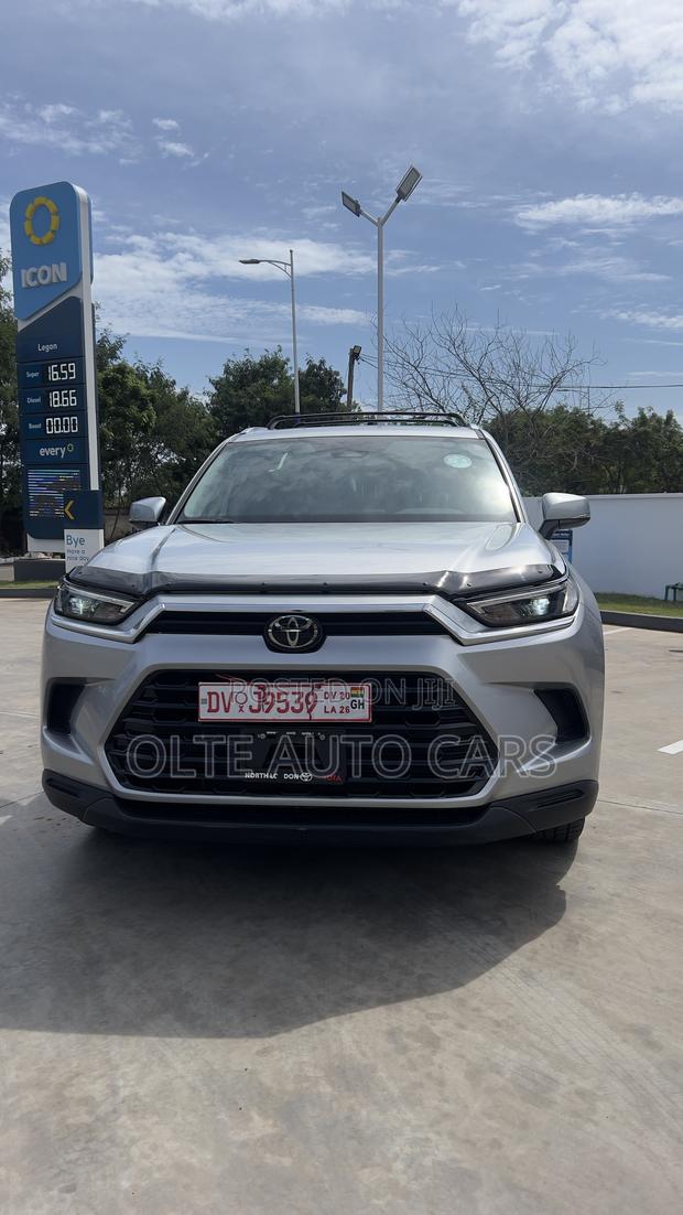 Toyota Grand Highlander XLE AWD 2024 Silver