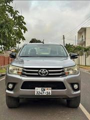 Toyota Hilux SR 4x4 2015 Silver for sale