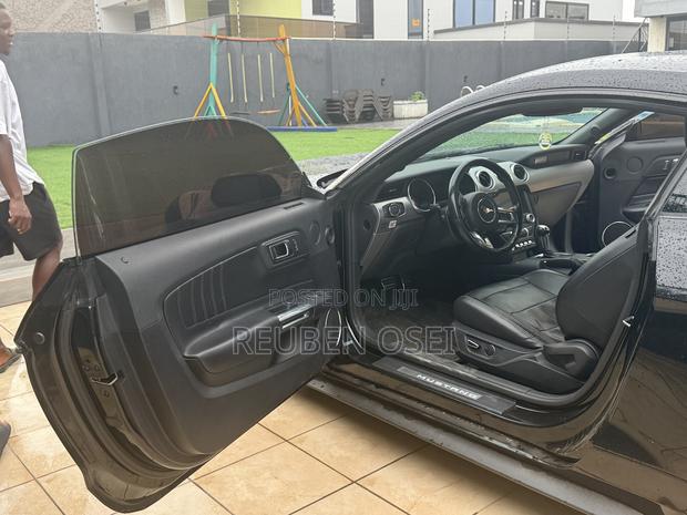 Ford Mustang EcoBoost Premium Fastback 2019 Black