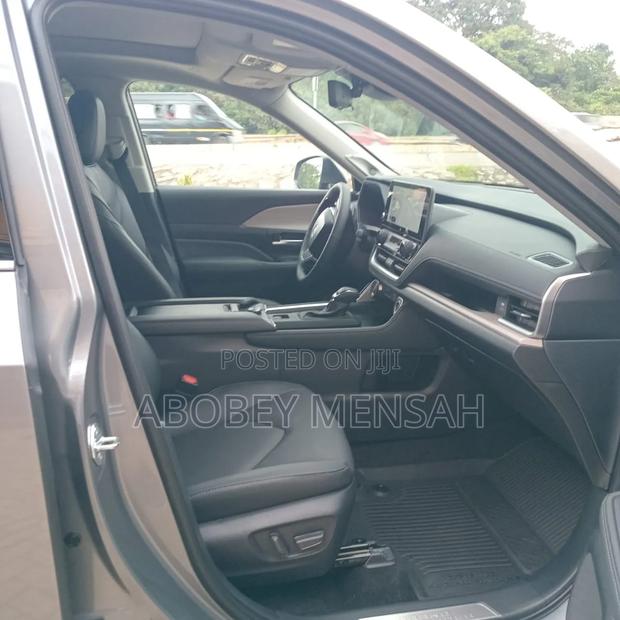 Toyota Grand Highlander Platinum AWD 2026 Brown