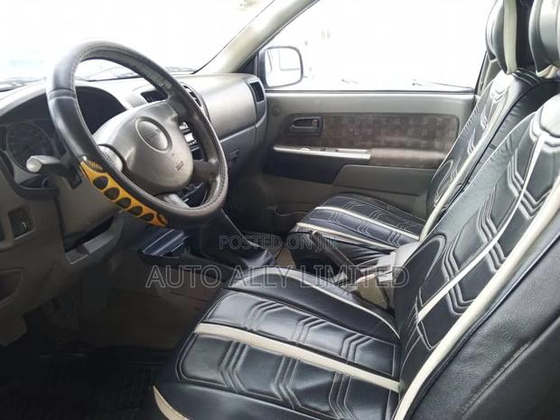 Isuzu D-MAX 2008 Silver