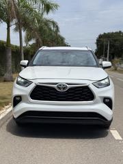 Toyota Highlander XLE 2022 White for sale