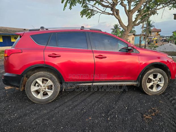 Toyota RAV4 LE 4dr SUV AWD (2.5L 4cyl 6A) 2015 Red