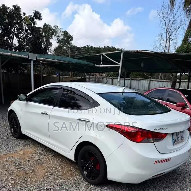 Hyundai Elantra 2013 White