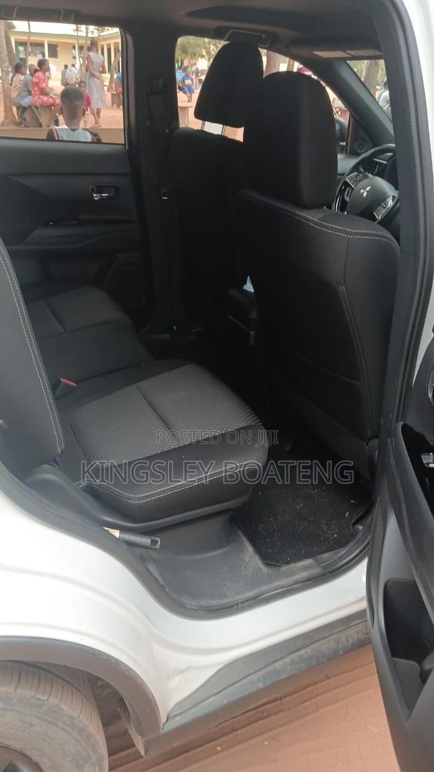 Mitsubishi Outlander SE FWD 2018 White