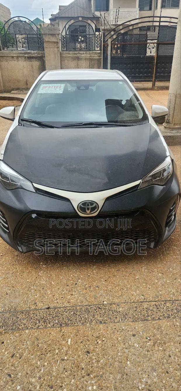 Toyota Corolla LE (1.8L 4cyl 2A) 2018 White