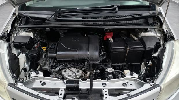 Toyota Vitz 2012 Gray