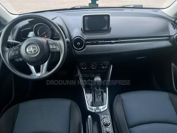 Scion iA Base 2016