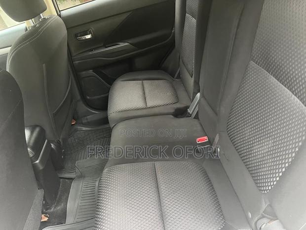 Mitsubishi Outlander ES FWD 2018 White