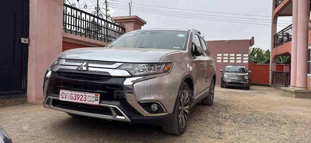 Mitsubishi Outlander SEL FWD 2020 Silver
