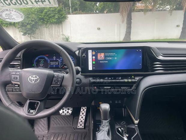 Toyota Camry 2025 Gray