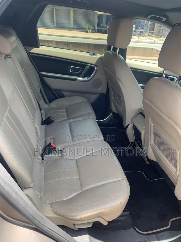 Land Rover Discovery HSE Diesel 4x4 2017 Gold