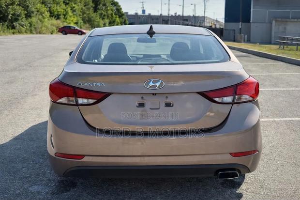 Hyundai Elantra Limited 4dr Sedan (1.8L 4cyl 6A) 2015 Brown