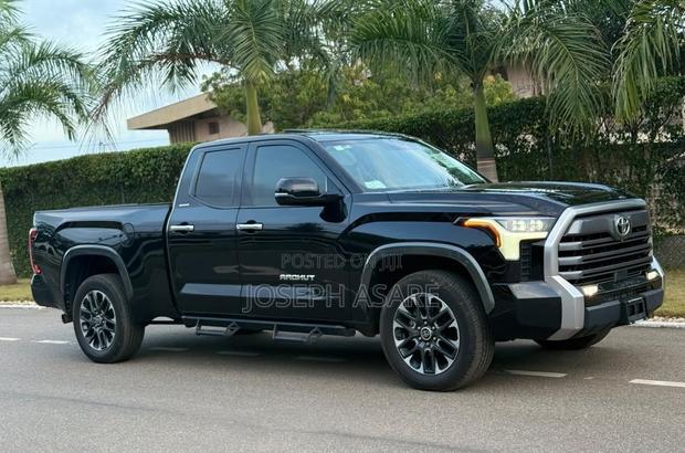 Toyota Tundra Limited 2022 Black