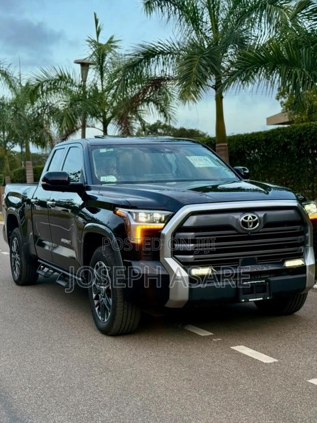 Toyota Tundra Limited 2022 Black