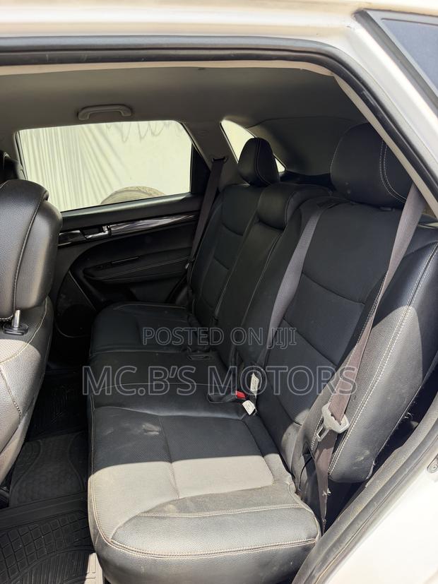 Kia Sorento 4dr SUV 2016 White