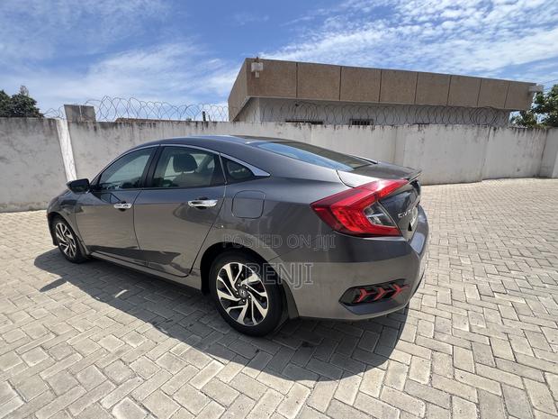 Honda Civic 2018 Gray