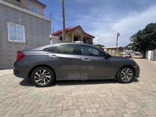Honda Civic 2018 Gray
