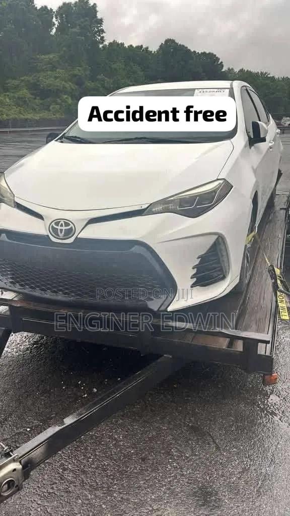Toyota Corolla S 4dr Sedan (1.8L 4cyl CVT) 2015 White