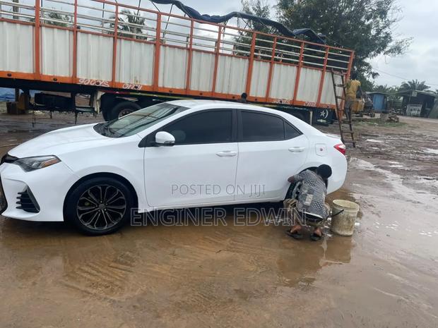 Toyota Corolla S 4dr Sedan (1.8L 4cyl CVT) 2015 White