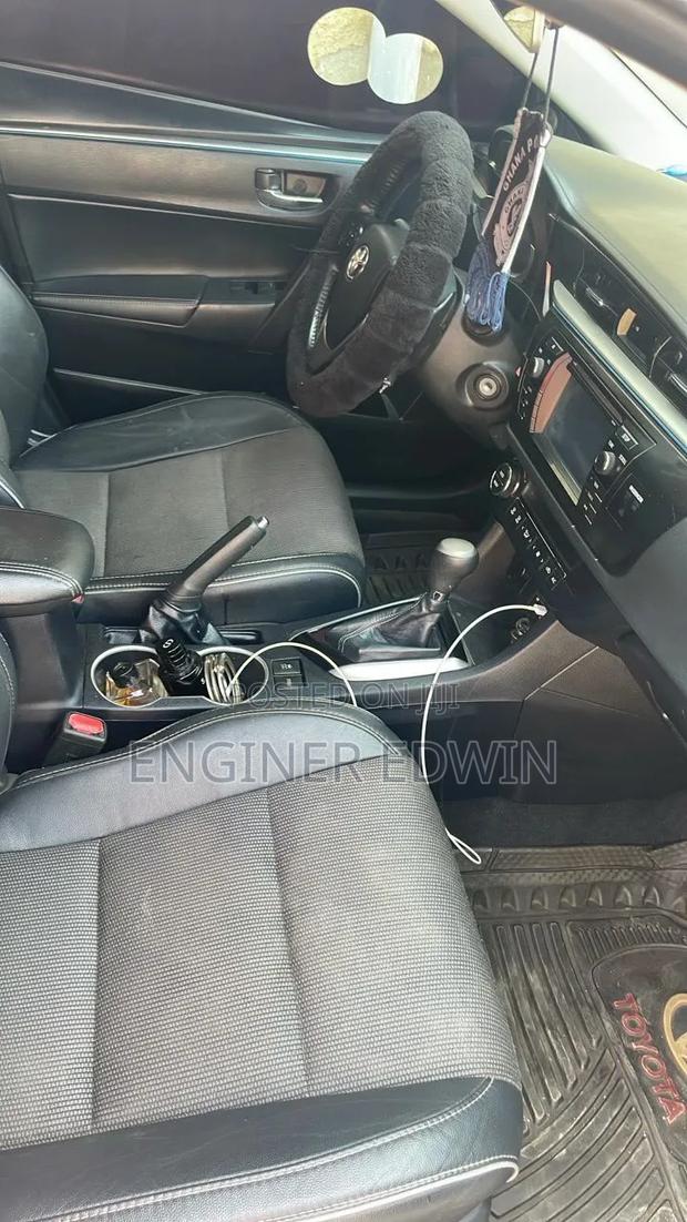 Toyota Corolla S 4dr Sedan (1.8L 4cyl CVT) 2015 White