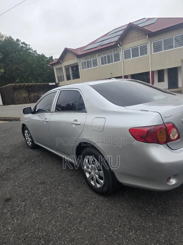 Toyota Corolla 2010 Silver