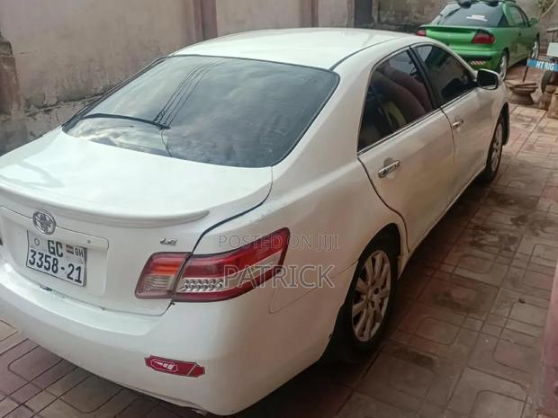 Toyota Camry LE 4dr Sedan (2.5L 4cyl 6A) 2011 White
