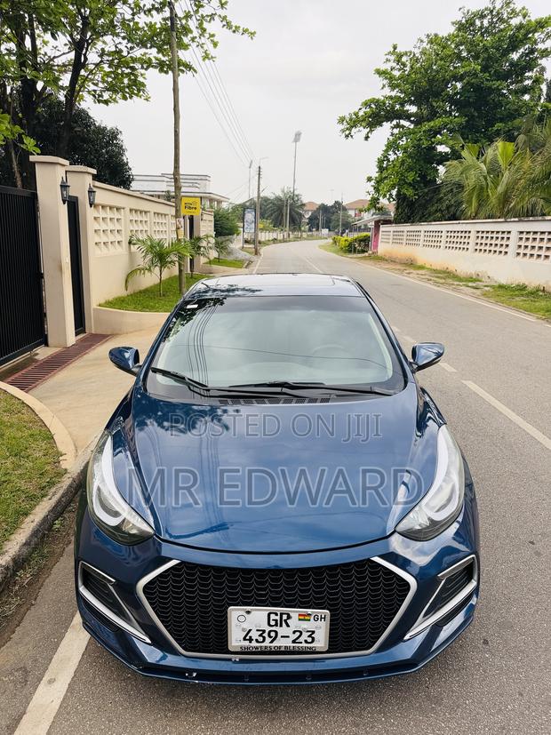 Hyundai Elantra Limited Sedan FWD (1.8L 4cyl 6A) 2016 Blue