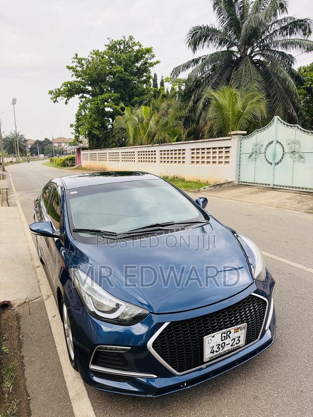 Hyundai Elantra Limited Sedan FWD (1.8L 4cyl 6A) 2016 Blue