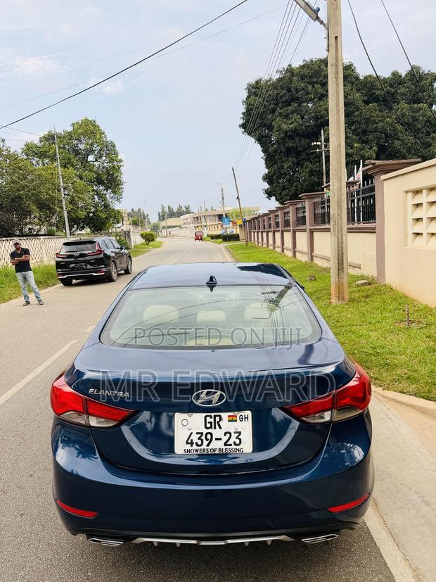 Hyundai Elantra Limited Sedan FWD (1.8L 4cyl 6A) 2016 Blue