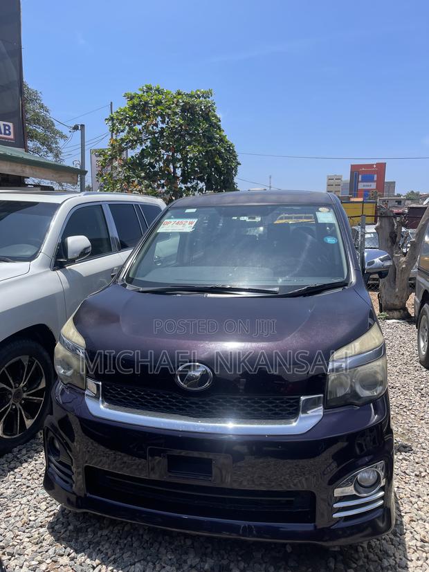Toyota Voxy V 2WD 8-Seater 2012 Black