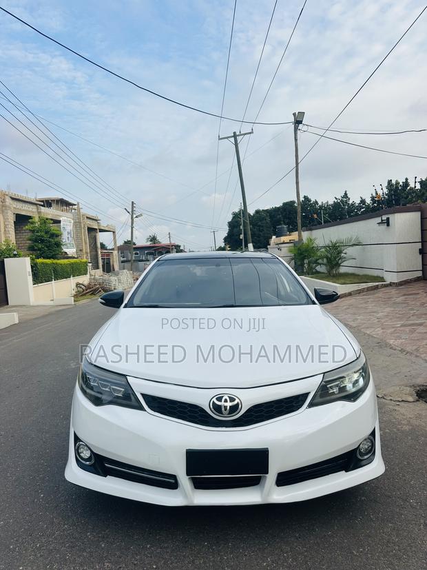 Toyota Camry SE 4dr Sedan (2.5L 4cyl 6A) 2014 White