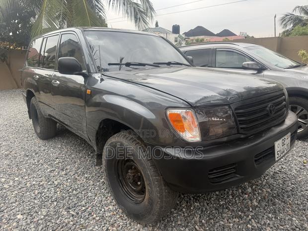 Toyota Land Cruiser 79 Series 2002 Gray