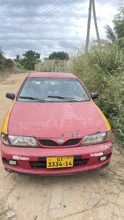 Nissan Almera 2.0 1995 Red for sale
