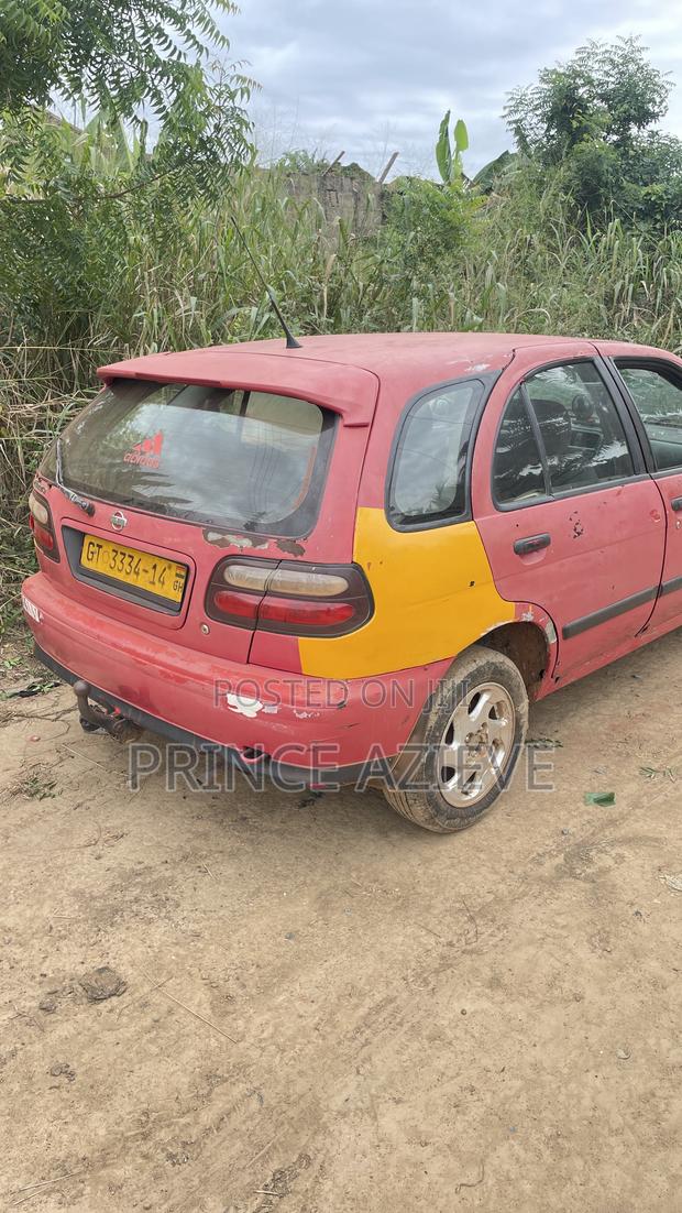 Nissan Almera 2.0 1995 Red