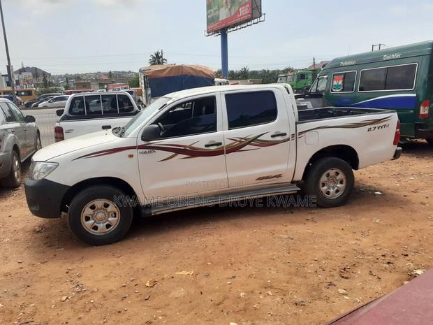 Toyota Hilux 2010 White