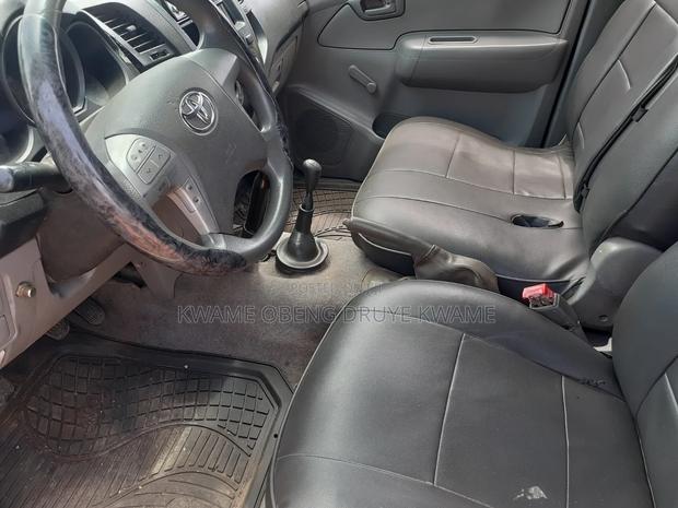 Toyota Hilux 2010 White