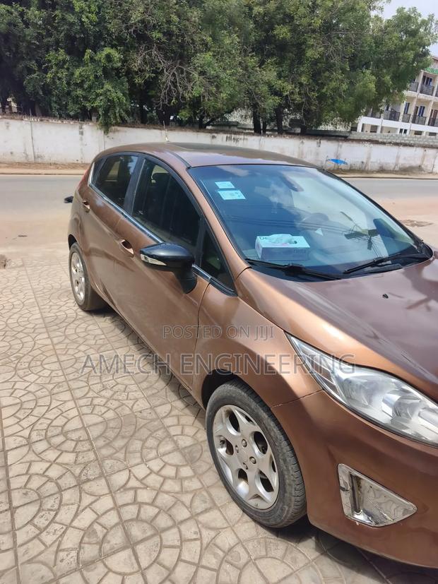 Ford Fiesta SE Hatchback 2012 Brown