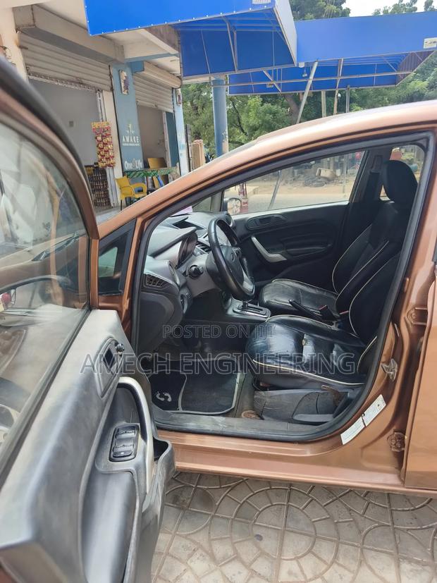 Ford Fiesta SE Hatchback 2012 Brown