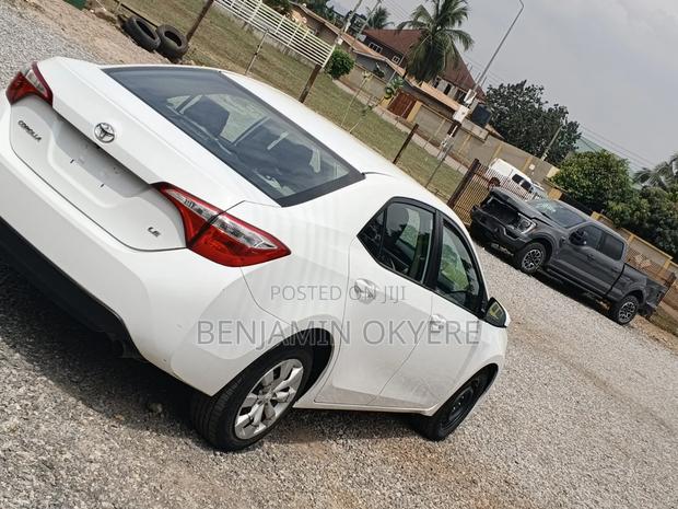 Toyota Corolla 2016 White