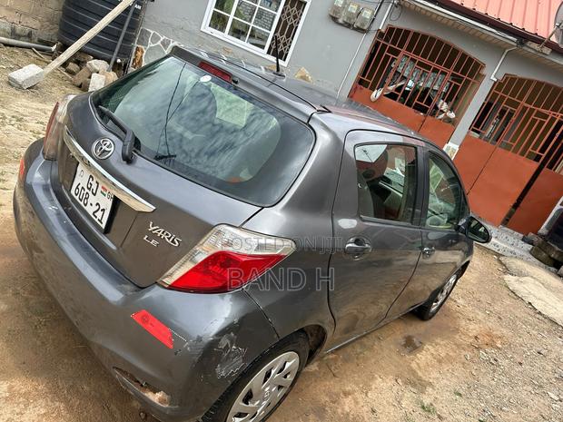 Toyota Yaris 2013 Gray