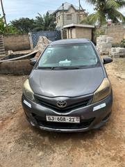 Toyota Yaris 2013 Gray for sale