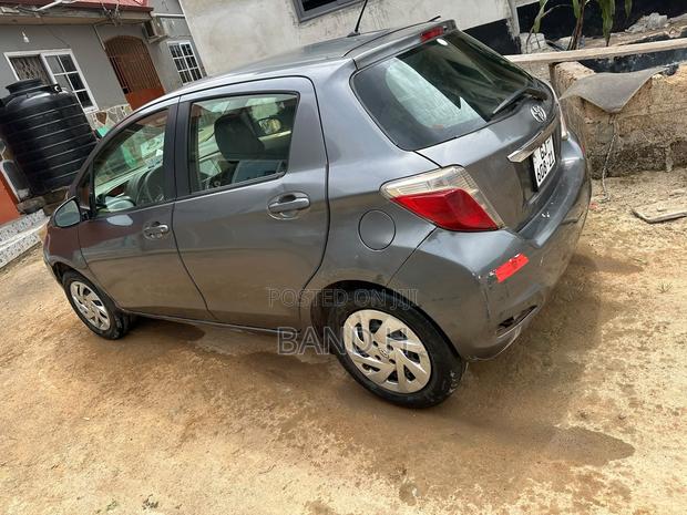 Toyota Yaris 2013 Gray