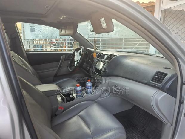 Toyota Highlander Limited 3.5l 4WD 2013 Silver
