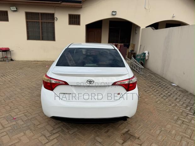 Toyota Corolla L 4dr Sedan (1.8L 4cyl CVT) 2017 White